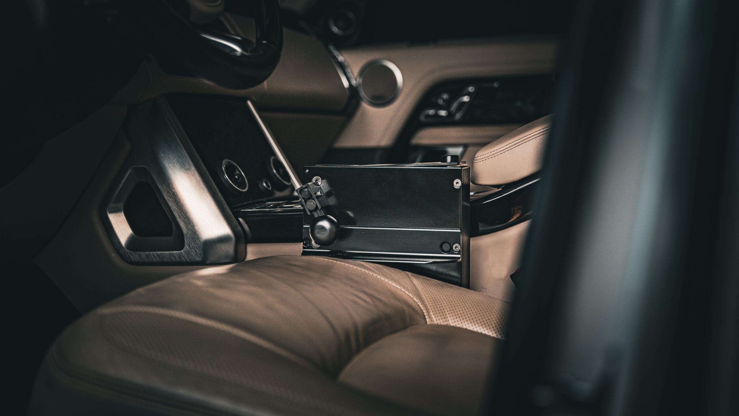 Lockable gun storage